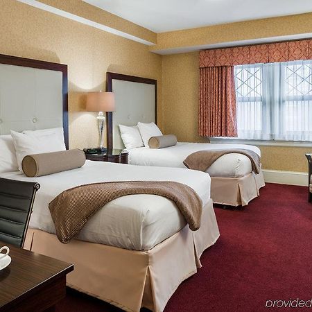 Wayne Hotel Exterior photo